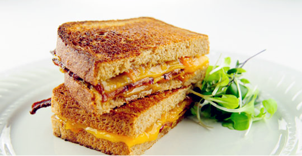 bacon & apricot jam grilled cheese sandwich